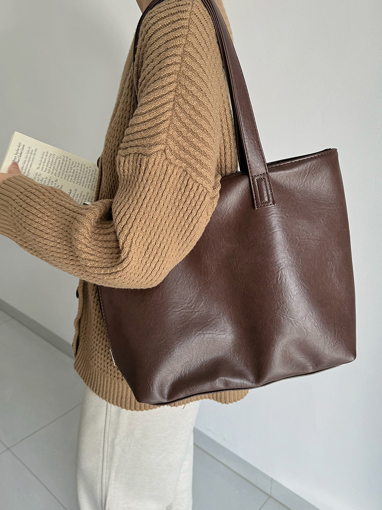 Leisure Shoulder Bag Women 202 - Leatherwork Classes recension och pris